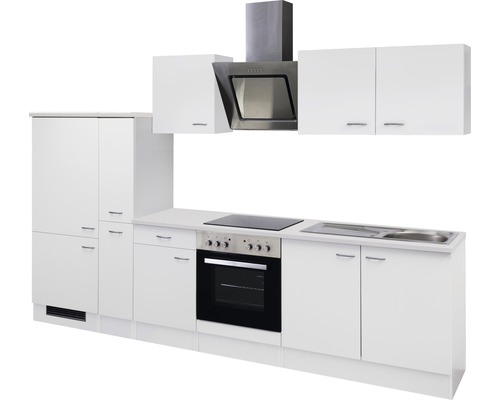 Weiße Küchenzeile mit Dunstabzugshaube und Elektrogeräten