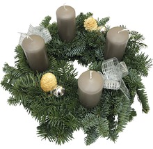 Adventskranz mit vier Kerzen, Tannenzapfen und Schleifen