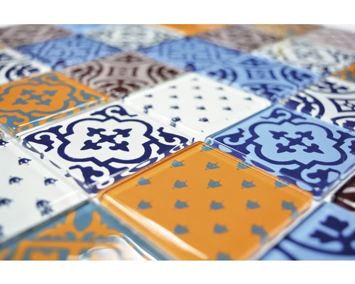 Mosaikfliesen mit unterschiedlichen Mustern