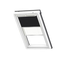 Dachfenster mit Verdunkelungsrollo und Jalousie