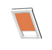 Dachfenster mit Rollo zur Verdunkelung