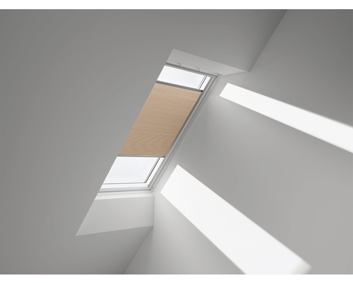 VELUX Wabenplissee uni goldbeige manuell FHC CK06 1049S Dachfenster mit installiertem Plissee-Rollo