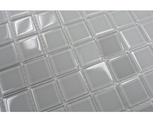 Mosaikfliese aus Glas mit quadratischen Elementen