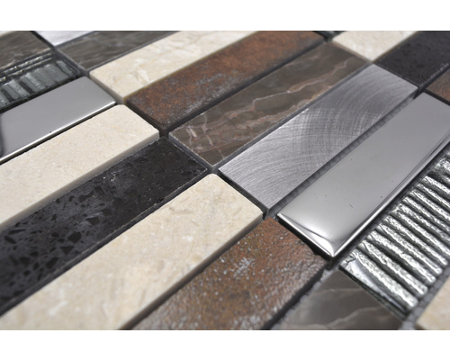 Mosaikfliese aus verschiedenen Materialien