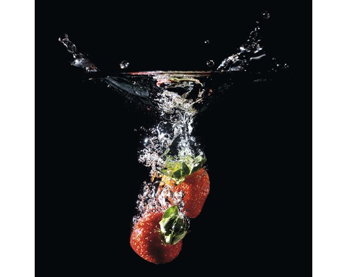 Glasbild Strawberry on Black II 20x20 cm