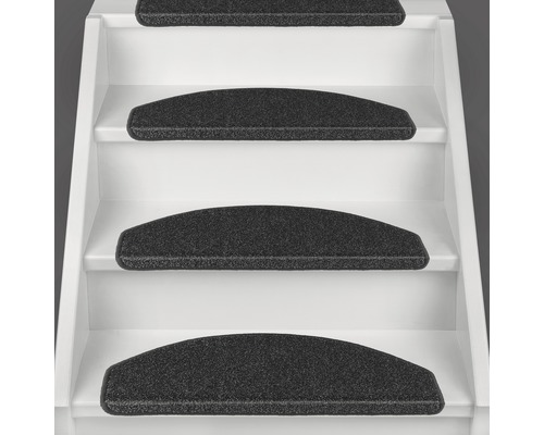 Treppe mit Stufenmatten