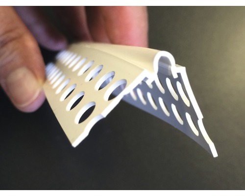 Kunststoff-Eckschutzschiene mit Löchern