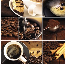 Collage mit Kaffeebohnen, gemahlenem Kaffee, Tasse Kaffee, Gebäck und Zimtstangen