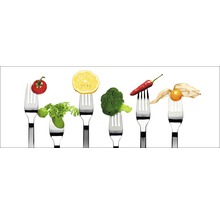 Gemüse und Obst auf Gabeln angerichtet