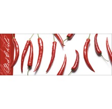 Rote Chilischoten auf weißem Grund