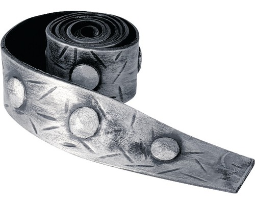 Kantenschutzprofil aus Metall mit Ziernägeln aufgerollt