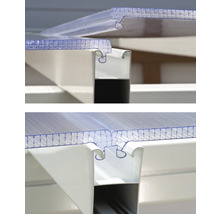 Detailaufnahme von Polycarbonatplatten auf einem weißen Rahmen