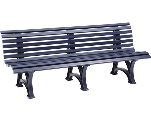 Gartenbank aus Kunststofflatten und Gusseisenfüßen