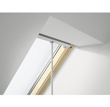 Dachfenster mit Rollladenbedienstab