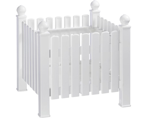 Weißer Pflanzkasten mit Lattenzaunoptik