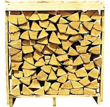 Holzgestell gefüllt mit Brennholz