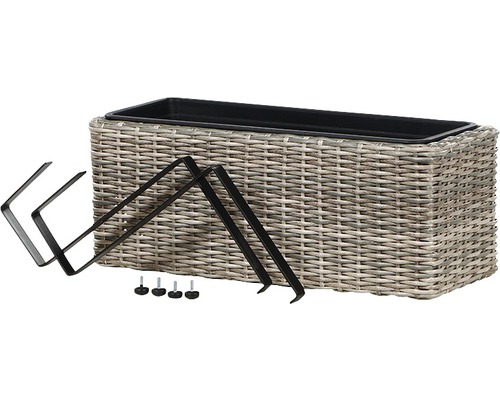 Grauer Pflanzkasten aus Rattan mit schwarzen Füßen und Halterungen