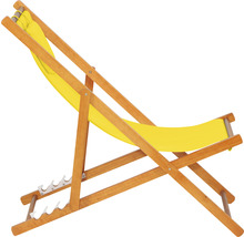 Holzliegestuhl mit gelbem Bezug