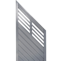 Detailaufnahme eines Zaunelements mit diagonaler Lamellenstruktur