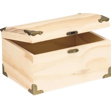 Geöffnete Holzkiste mit Metallecken als Bastelmaterial