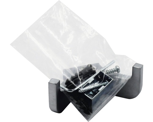 Metallhaken mit Befestigungsmaterial in Plastikverpackung