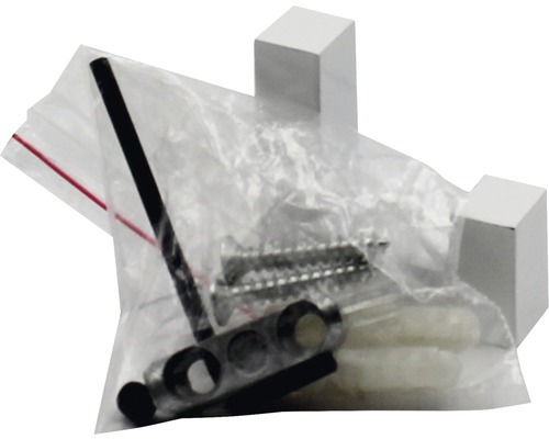 Quadratischer Möbelknopf mit Befestigungsmaterial in einer Verpackung