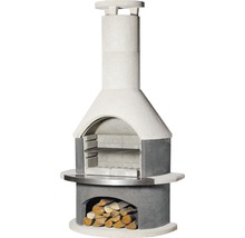 Gartenkamin aus Stein mit Holzscheitlagerung