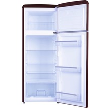 Offener Kühlschrank mit Regalen