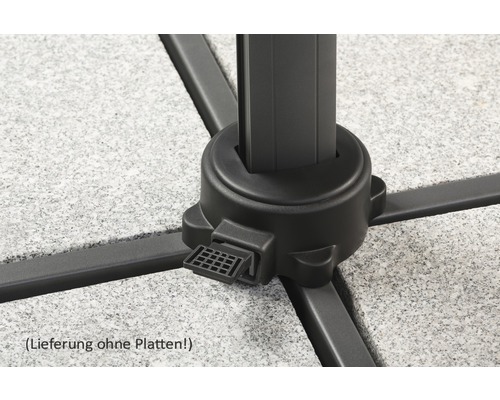 Detailansicht eines Sonnenschirmständers mit Fußkreuz