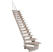 Holztreppe mit Metallgeländer