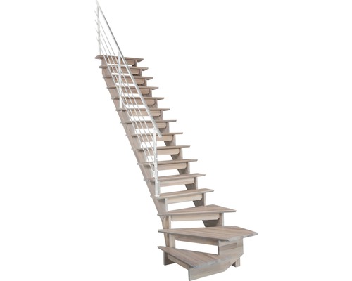 Holztreppe mit Metallgeländer