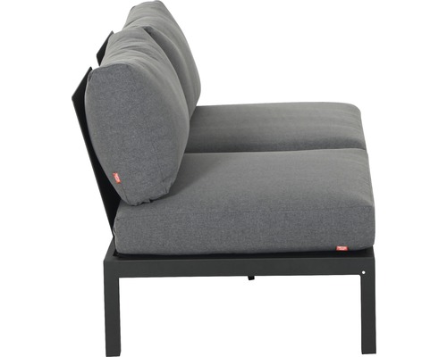 Graues Gartensofa mit Metallrahmen und Polsterkissen