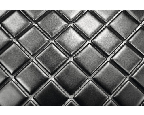 Nahaufnahme von quadratischen Mosaikfliesen