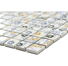 Mosaikfliesen mit Blumenmuster