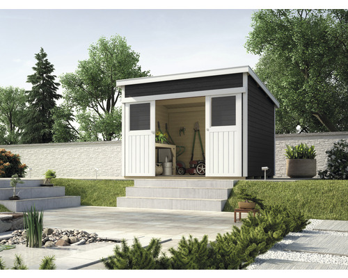 Garten Szene mit Gerätehaus aus Holz und Gartengeräten