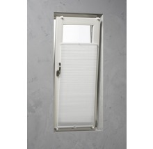 Fenster mit Plissee zur Beschattung