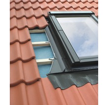 Dachfensterinstallation mit Dacheindeckung