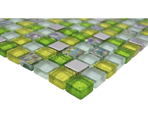 Mosaikfliese mit quadratischen Glassteinen in verschiedenen Farbtönen