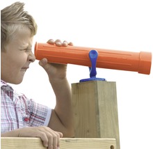 Kind benutzt Fernrohr an einem Spielturm