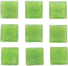 Neun grüne Glasmosaiksteine für Wand und Boden