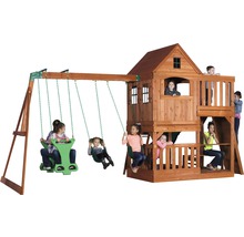 Spielplatz mit Schaukeln, Spielhaus und Kindern