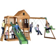 Holzspielhaus mit Rutsche und Schaukel für Kinder im Garten