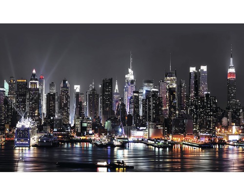 Fototapete Papier 1309 P4 New York Manhattan Night 2-tlg. 254 x 184 cm Nachtansicht der Skyline von New York mit Schiffen im Wasser