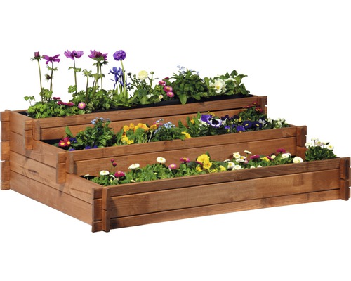 Dreistufiges Holz-Pflanzgefäß mit Blumen