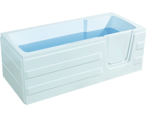 Begehbare Badewanne gefüllt mit Wasser.