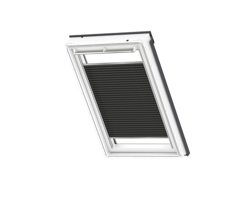 Dachfenster mit geschlossenem Plissee