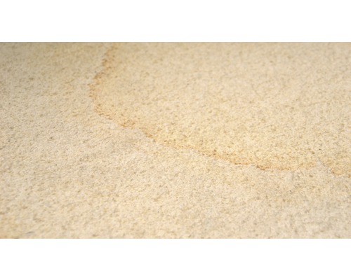 Betonboden mit Fleck