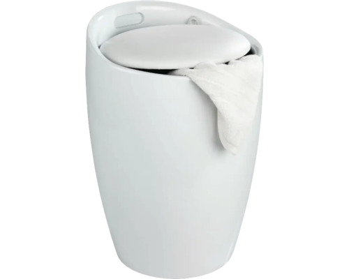 Wäschekorb aus Kunststoff mit Deckel und Wäsche