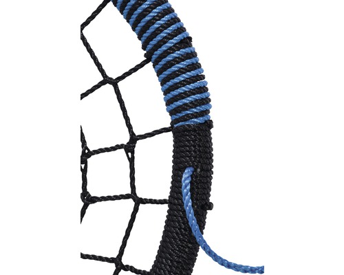 Detail einer Nestschaukel mit Netz