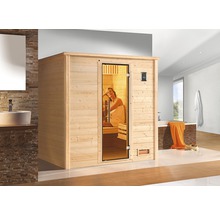 Sauna aus Holz mit Glastür in einem Badezimmer